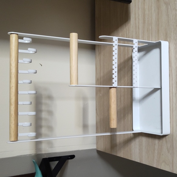 Elegant White and Wood Jewelry Stand - Picture 1 of 6